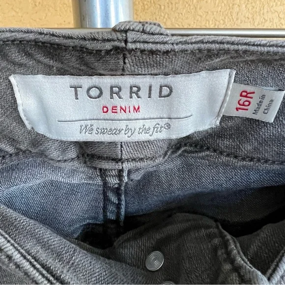 TORRID Jeggings Jeans Light Wash Color - Picture 3 of 9